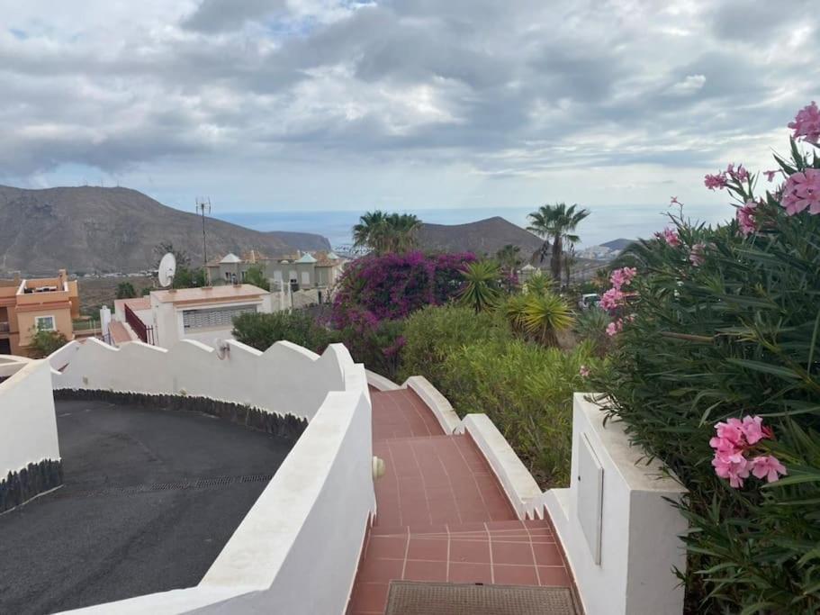 Bonitos Atardeceres Sobre Los Cristianos Chayofa Exterior photo